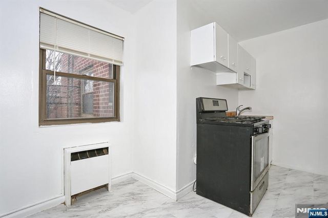 3021 Edwin Avenue 5F, Fort Lee, NJ 07024