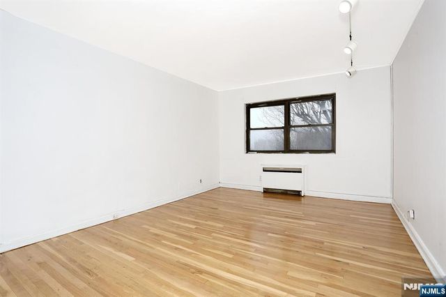 3021 Edwin Avenue 5F, Fort Lee, NJ 07024