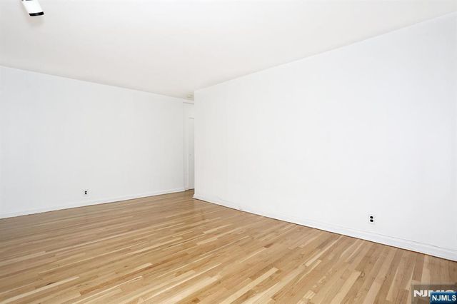 3021 Edwin Avenue 5F, Fort Lee, NJ 07024