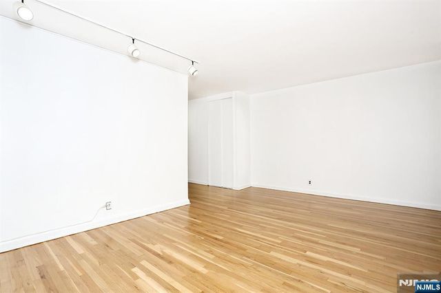 3021 Edwin Avenue 5F, Fort Lee, NJ 07024