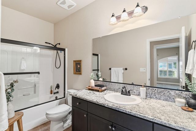2208 Mesa, Clovis, CA 93611