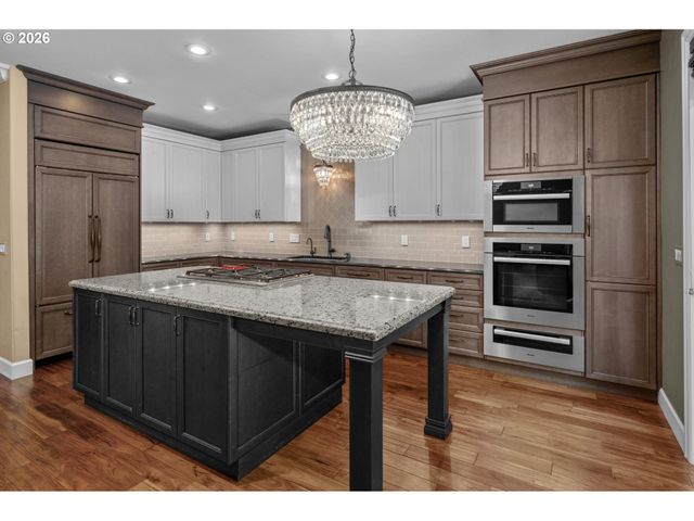 4965 MULHOLLAND Dr, Lake Oswego, OR 97035