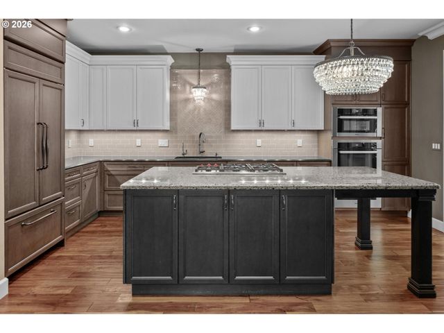 4965 MULHOLLAND Dr, Lake Oswego, OR 97035