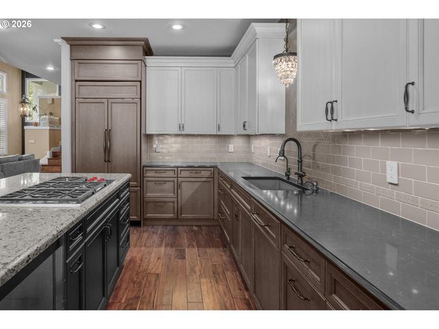 4965 MULHOLLAND Dr, Lake Oswego, OR 97035