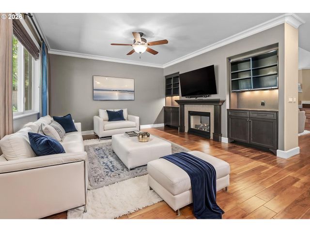 4965 MULHOLLAND Dr, Lake Oswego, OR 97035