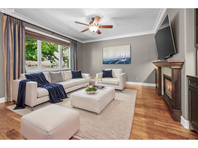 4965 MULHOLLAND Dr, Lake Oswego, OR 97035