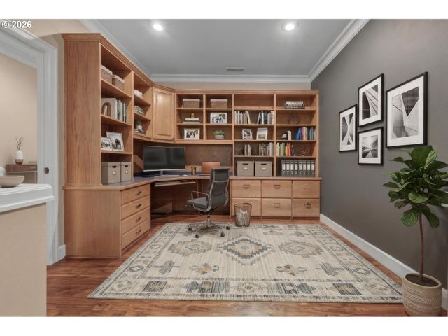 4965 MULHOLLAND Dr, Lake Oswego, OR 97035