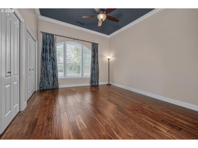 4965 MULHOLLAND Dr, Lake Oswego, OR 97035