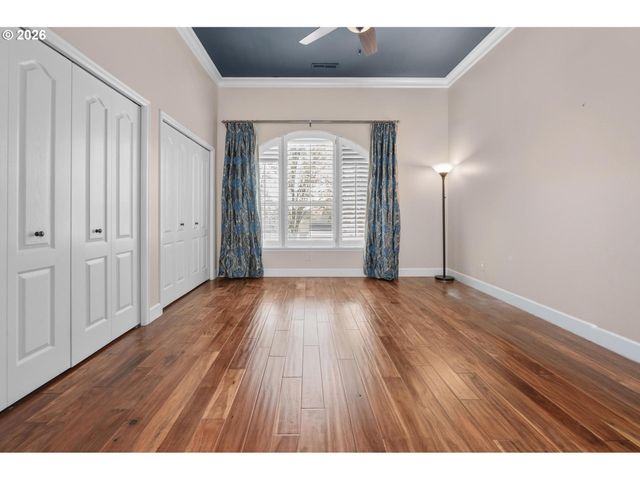 4965 MULHOLLAND Dr, Lake Oswego, OR 97035