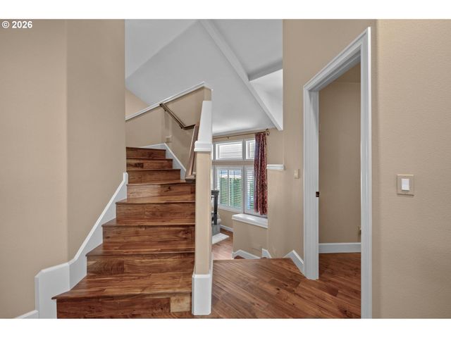 4965 MULHOLLAND Dr, Lake Oswego, OR 97035