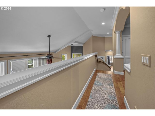 4965 MULHOLLAND Dr, Lake Oswego, OR 97035