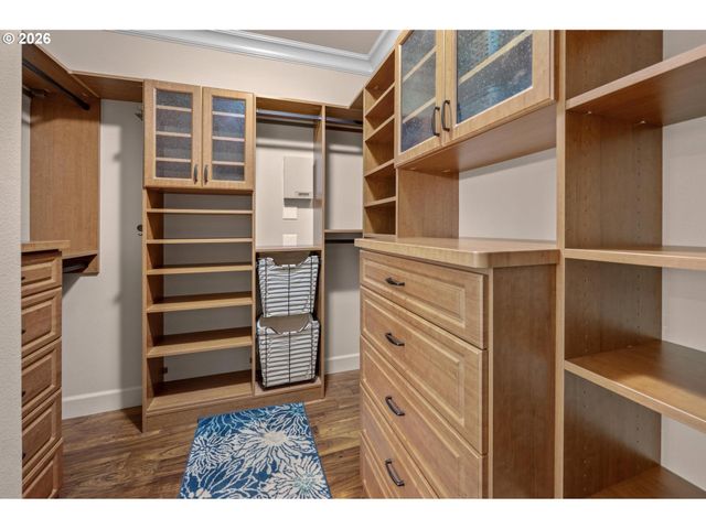 4965 MULHOLLAND Dr, Lake Oswego, OR 97035