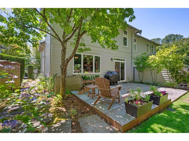 4965 MULHOLLAND Dr, Lake Oswego, OR 97035