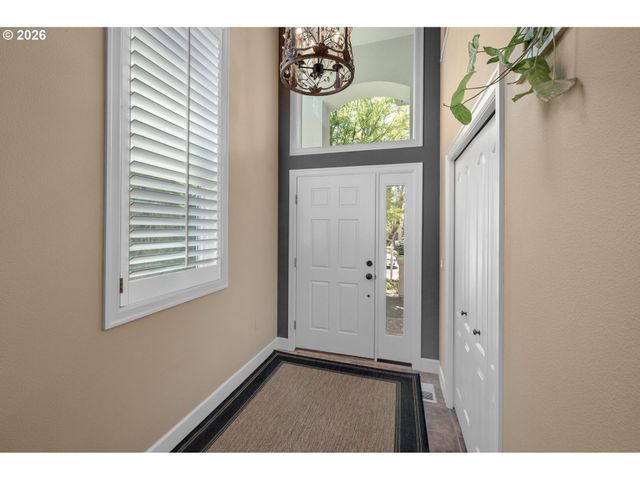 4965 MULHOLLAND Dr, Lake Oswego, OR 97035