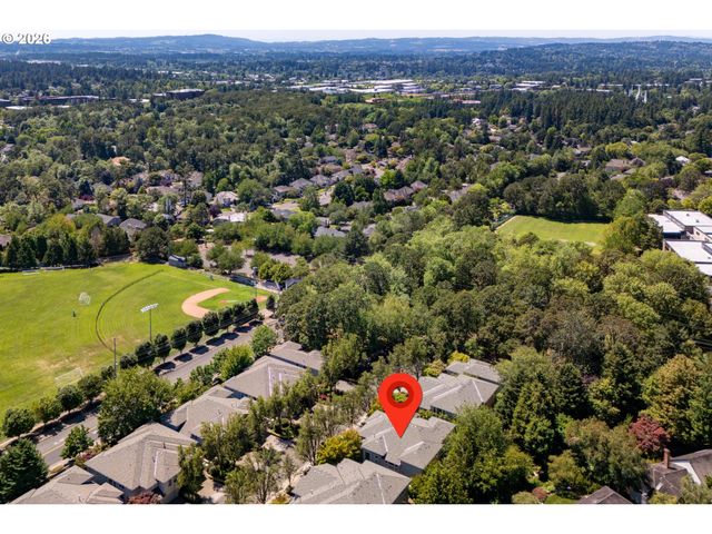 4965 MULHOLLAND Dr, Lake Oswego, OR 97035