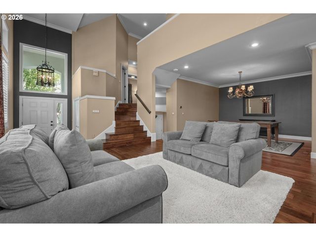 4965 MULHOLLAND Dr, Lake Oswego, OR 97035