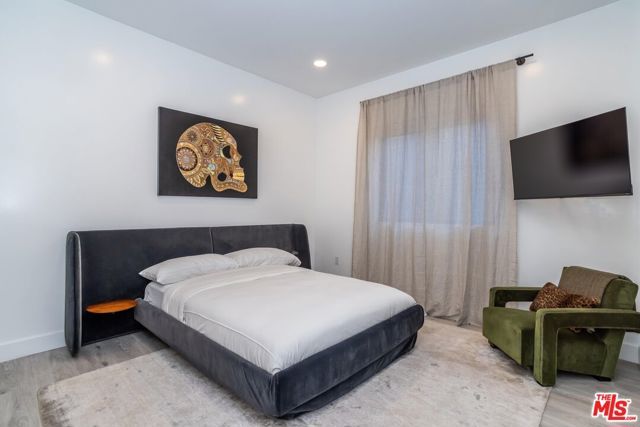 137 N Doheny Drive 3, Los Angeles, CA 90048