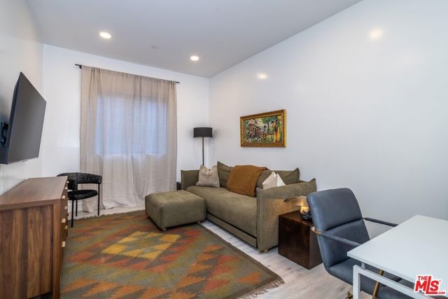 137 N Doheny Drive 3, Los Angeles, CA 90048