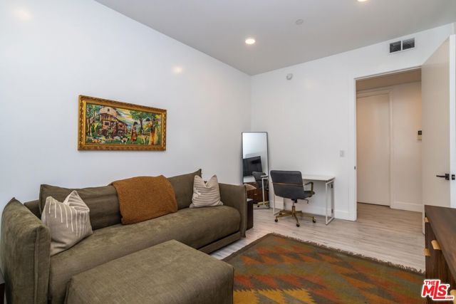 137 N Doheny Drive 3, Los Angeles, CA 90048