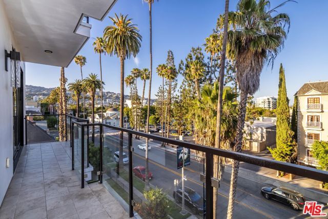 137 N Doheny Drive 3, Los Angeles, CA 90048