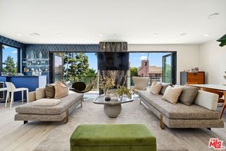 137 N Doheny Drive 3, Los Angeles, CA 90048