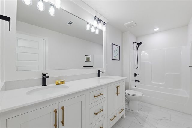 304 SW Gunison Cove, Bentonville, AR 72712