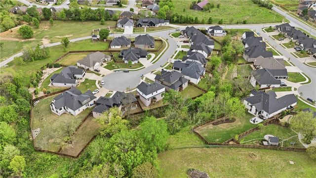 304 SW Gunison Cove, Bentonville, AR 72712