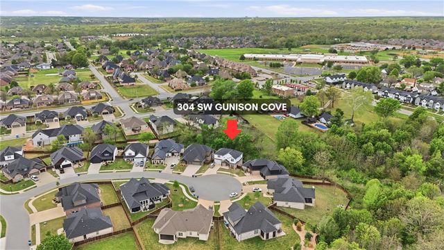 304 SW Gunison Cove, Bentonville, AR 72712