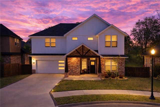 304 SW Gunison Cove, Bentonville, AR 72712