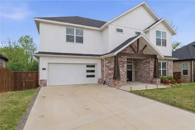 304 SW Gunison Cove, Bentonville, AR 72712