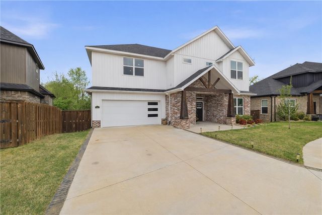 304 SW Gunison Cove, Bentonville, AR 72712