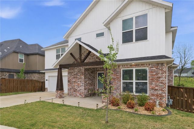 304 SW Gunison Cove, Bentonville, AR 72712