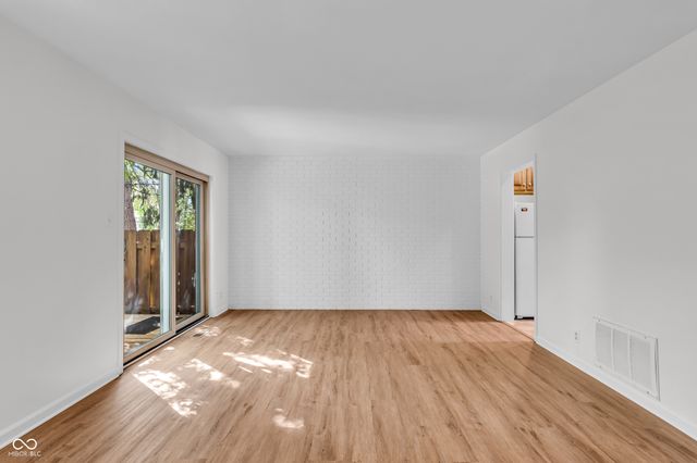 1151 Canterbury Square S, Indianapolis, IN 46260