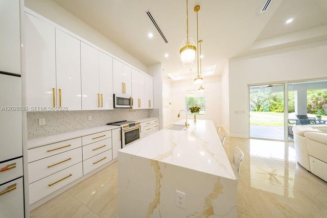 192 Herron Rd, North Fort Myers, FL 33903