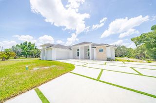 192 Herron Rd, North Fort Myers, FL 33903