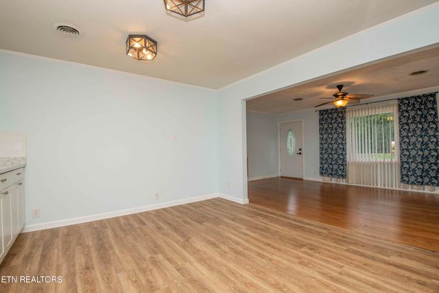 600 W Ridgecrest Drive, Kingston, TN 37763