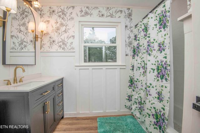 600 W Ridgecrest Drive, Kingston, TN 37763