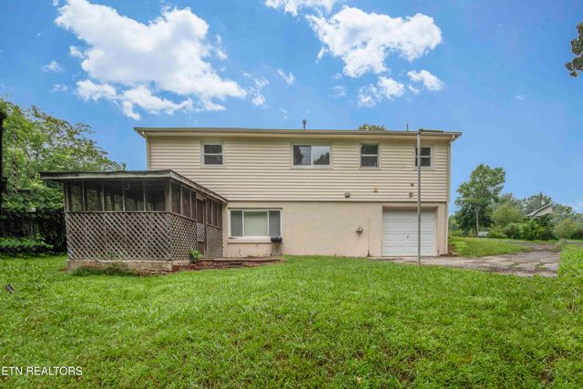 600 W Ridgecrest Drive, Kingston, TN 37763