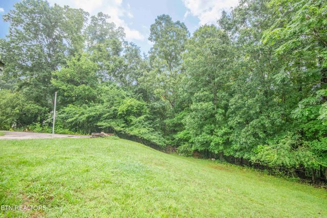 600 W Ridgecrest Drive, Kingston, TN 37763