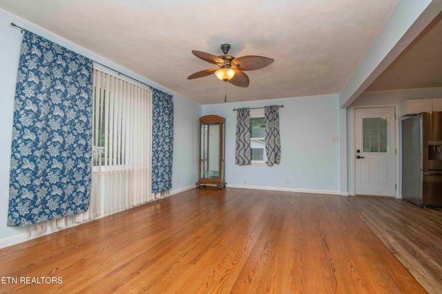 600 W Ridgecrest Drive, Kingston, TN 37763
