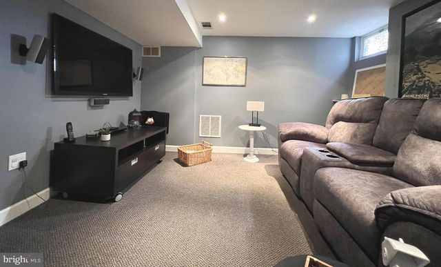 1001 GABEL ST, Silver Spring, MD 20901