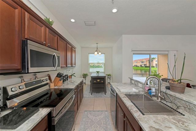 3426 PARKRIDGE CIRCLE 34-105, Sarasota, FL 34243