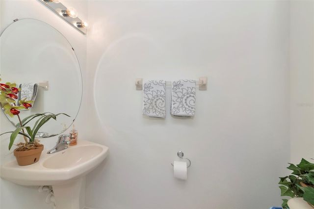 3426 PARKRIDGE CIRCLE 34-105, Sarasota, FL 34243
