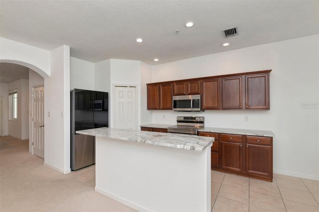 3426 PARKRIDGE CIRCLE 34-105, Sarasota, FL 34243