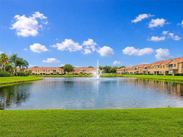 3426 PARKRIDGE CIRCLE 34-105, Sarasota, FL 34243