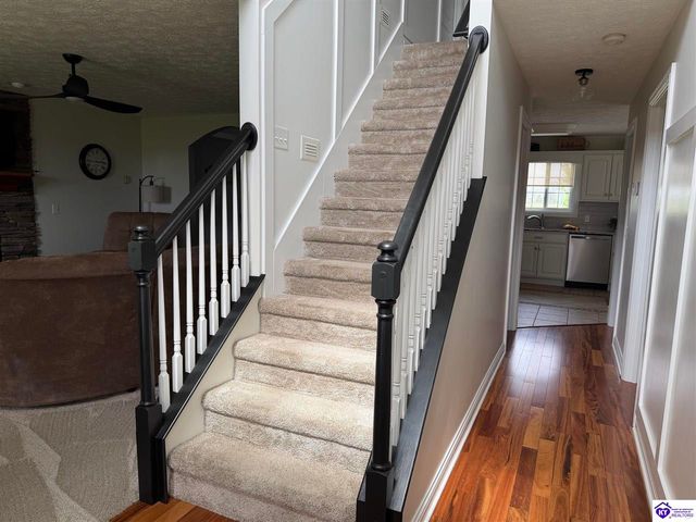 1922 Tonieville Road, Hodgenville, KY 42748