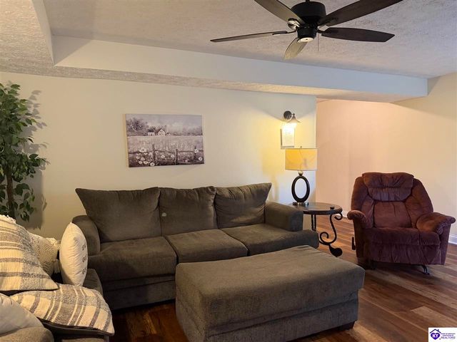 1922 Tonieville Road, Hodgenville, KY 42748