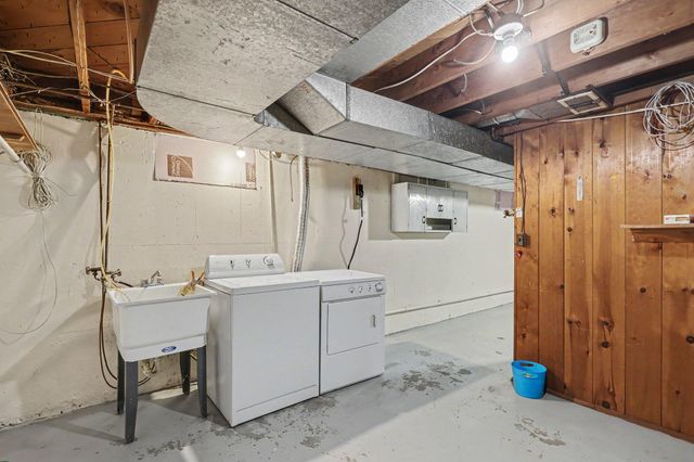 2056 Arnold Avenue SW, Wyoming, MI 49418
