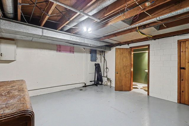 2056 Arnold Avenue SW, Wyoming, MI 49418