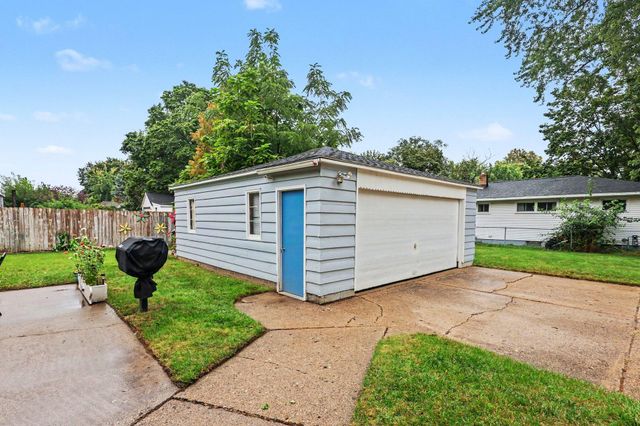 2056 Arnold Avenue SW, Wyoming, MI 49418